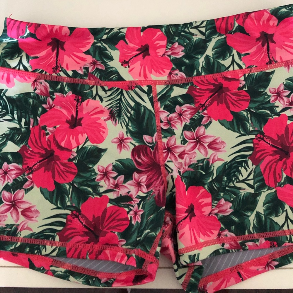IAB MFG shorts size L.